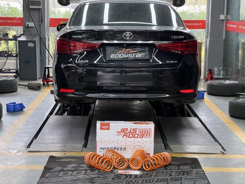 آخرین مورد شرکت 2016 نسل چهاردهم کرون 2.0T با ارتقاء فنرهای کوتاه: ظاهری خیره‌کننده و هندلینگ دقیق در یک پکیج!